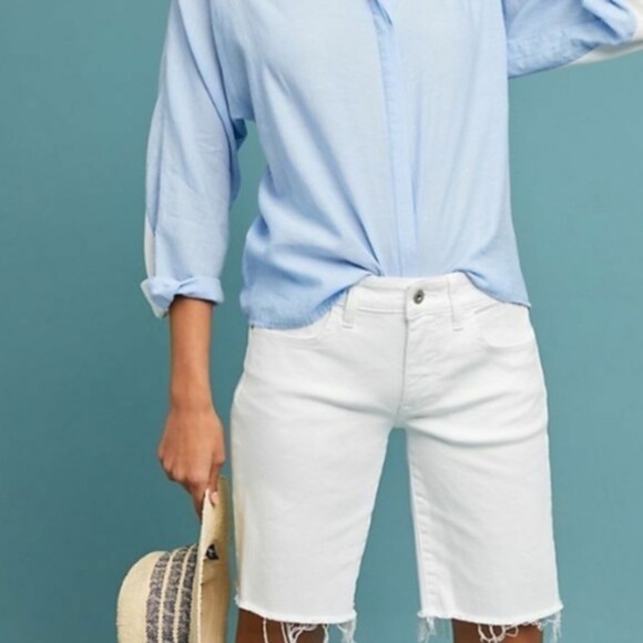 32 Anthropologie pilcro mid rise slim Bermuda jean shorts frayed edge white - Picture 1 of 15